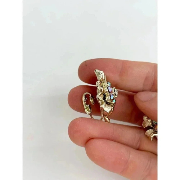Vintage Coro Signed Gold Toned Floral MCM Iridescent Rhinestone Clip On Studs - Picture 7 of 7